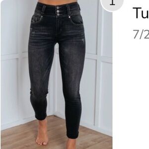 Wild Oak Boutique Tucker KanCan Jeans. NWOT. Vintage Wash.